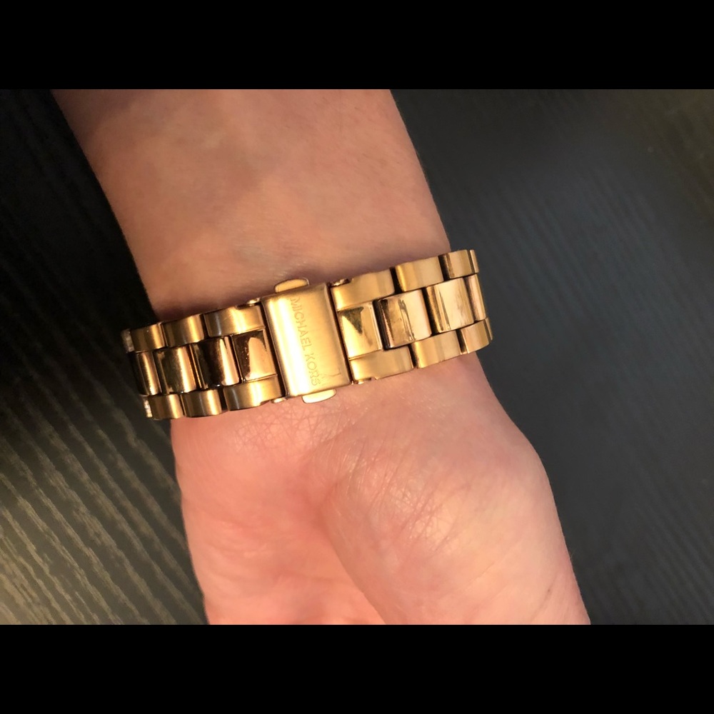 Michael Kors rose gold watch - Picture 7 of 7